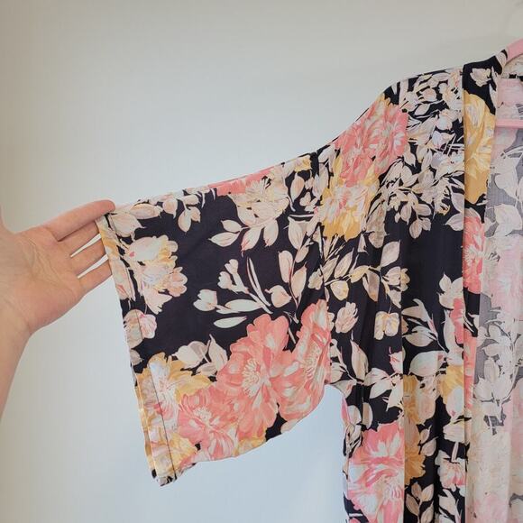 Floral Robe - Picture 4 of 9